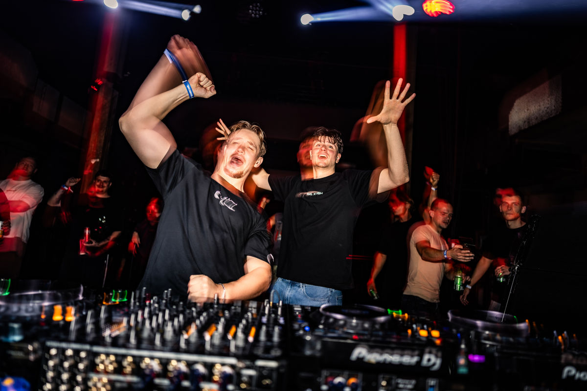 Loading... just a sec